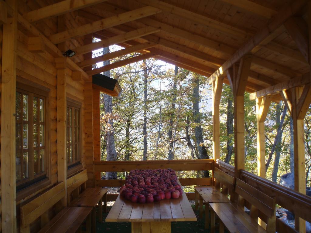 Guest House Tara Canyon ปิเลฟเลีย ภายนอก รูปภาพ