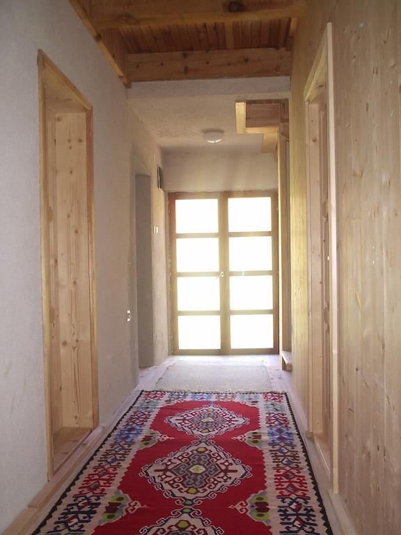 Guest House Tara Canyon ปิเลฟเลีย ห้อง รูปภาพ