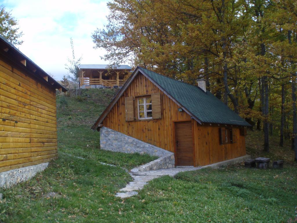 Guest House Tara Canyon ปิเลฟเลีย ภายนอก รูปภาพ
